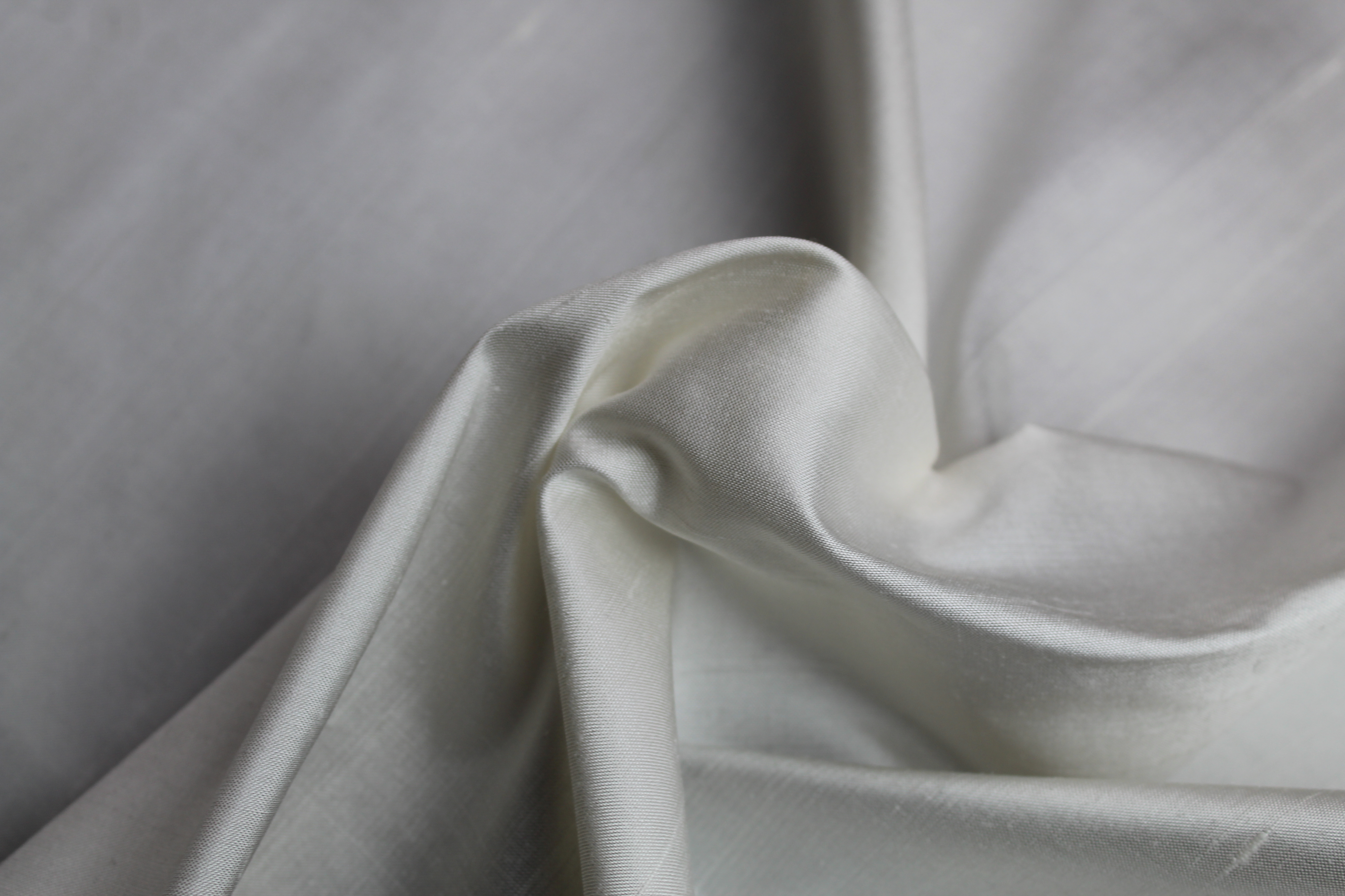 SILK DUPION - WHITE